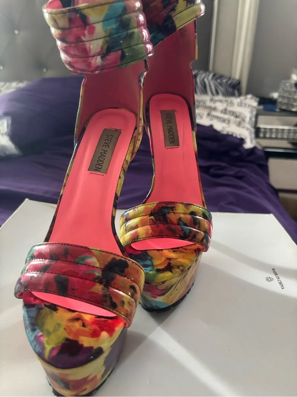 Steve Madden Multicolor Floral Platform Sandals with Pink Insole